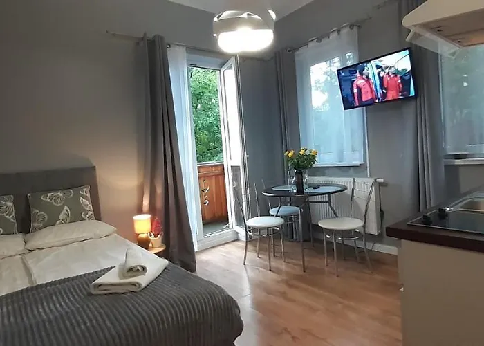 Nr 7 Z Tarasem, Przy Szlaku Lejlighed